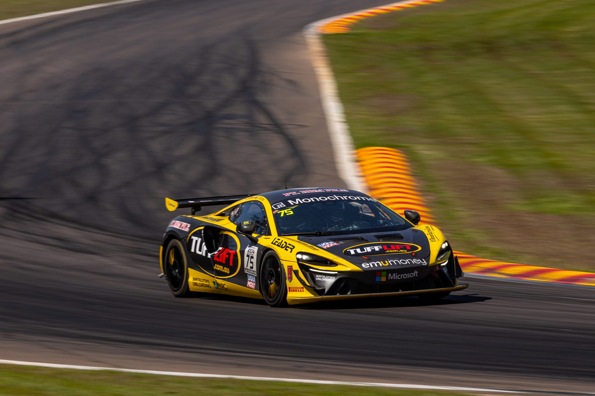 Team Soutar Motorsport McLaren Artura GT4 on track